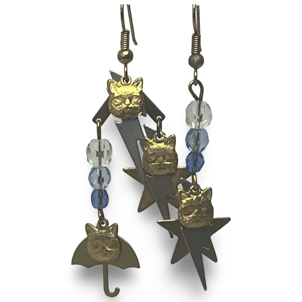 Vintage Isle of Magic Gold Cat and Star Blue Bead Dangle Earrings - Picture 2 of 4